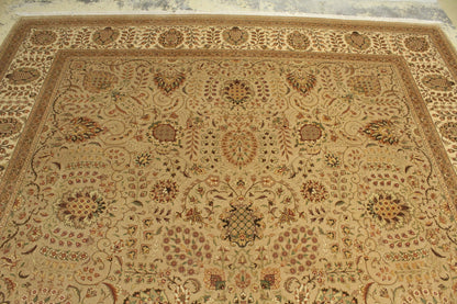 Kashmiri Rug - 365 cm x 277
