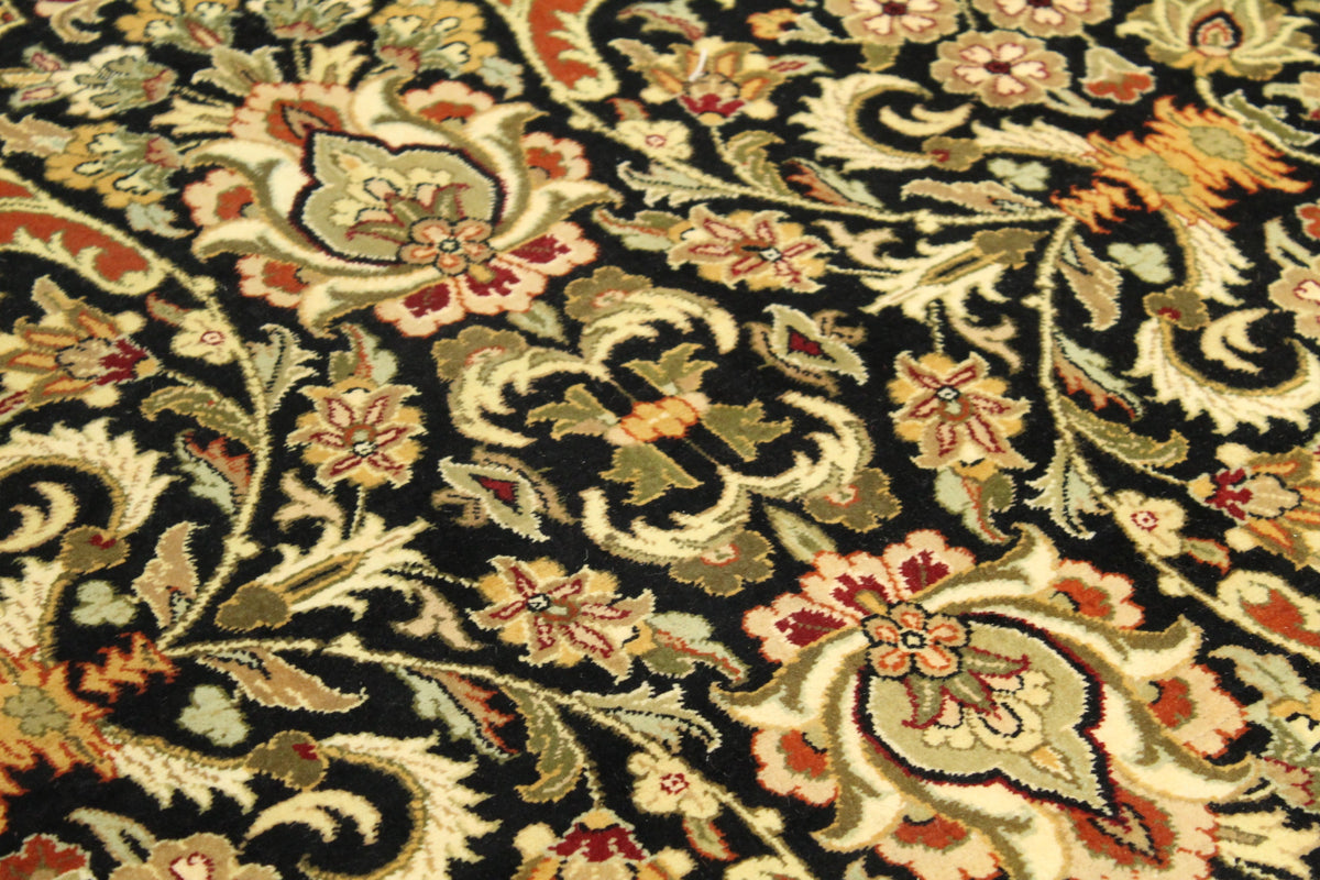 Kashmiri Rug - 370 cm x 278 cm