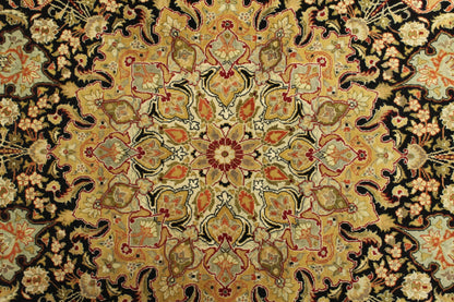 Kashmiri Rug - 379 cm x 272 cm