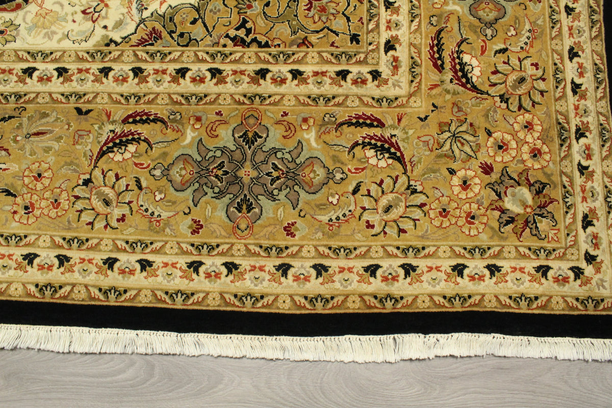 Kashmiri Rug - 379 cm x 272 cm