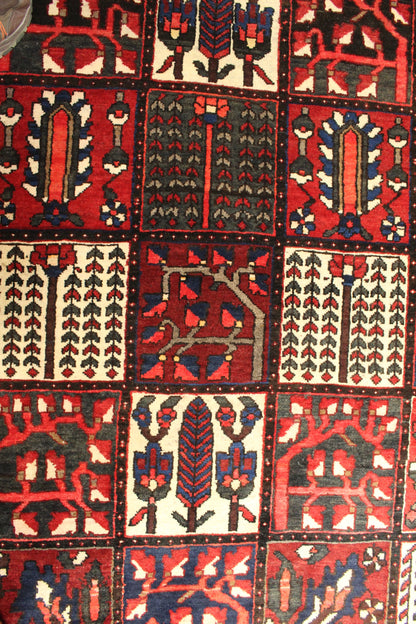 Bakhtiari Rug - 360 cm x 262 cm
