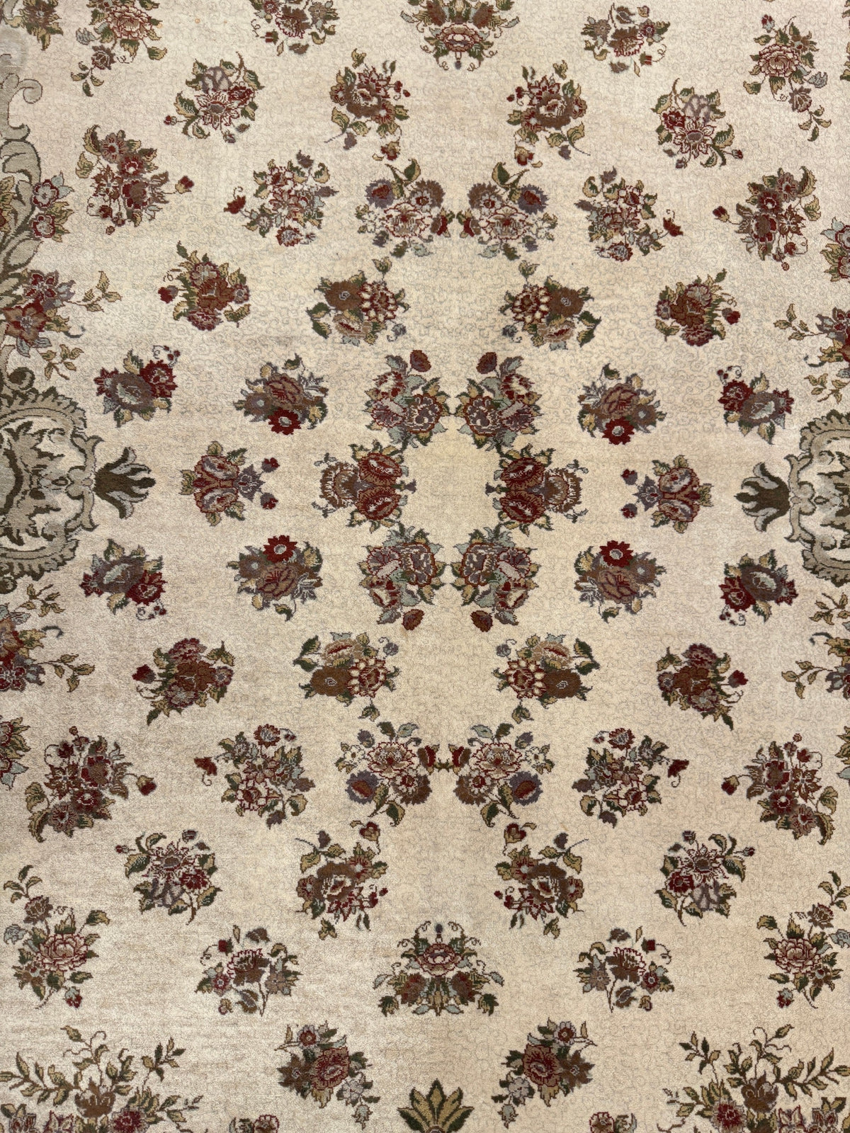 Kashmiri Rug - 275 cm x 182 cm