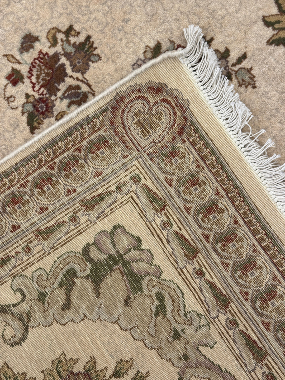 Kashmiri Rug - 275 cm x 182 cm