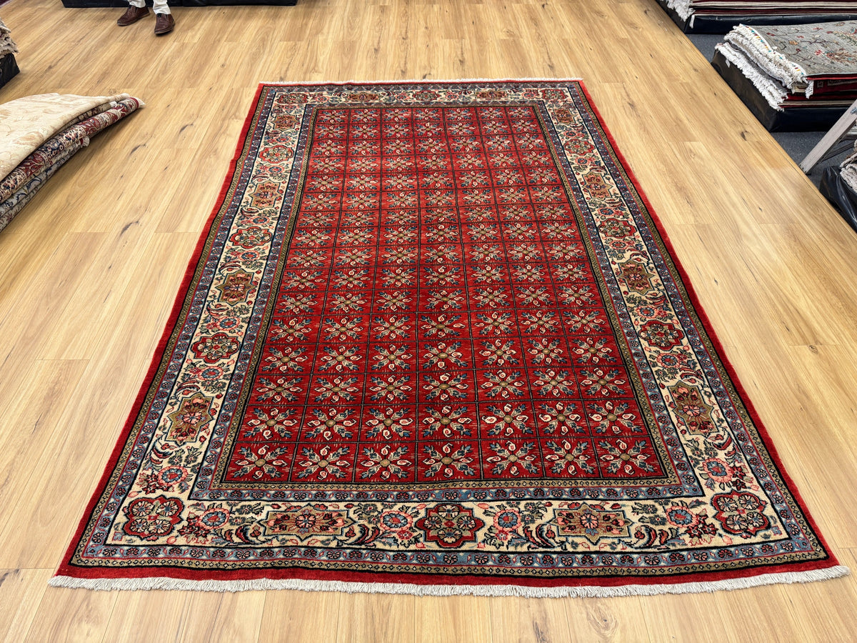 Sarouk Rug - 314 cm x 208 cm