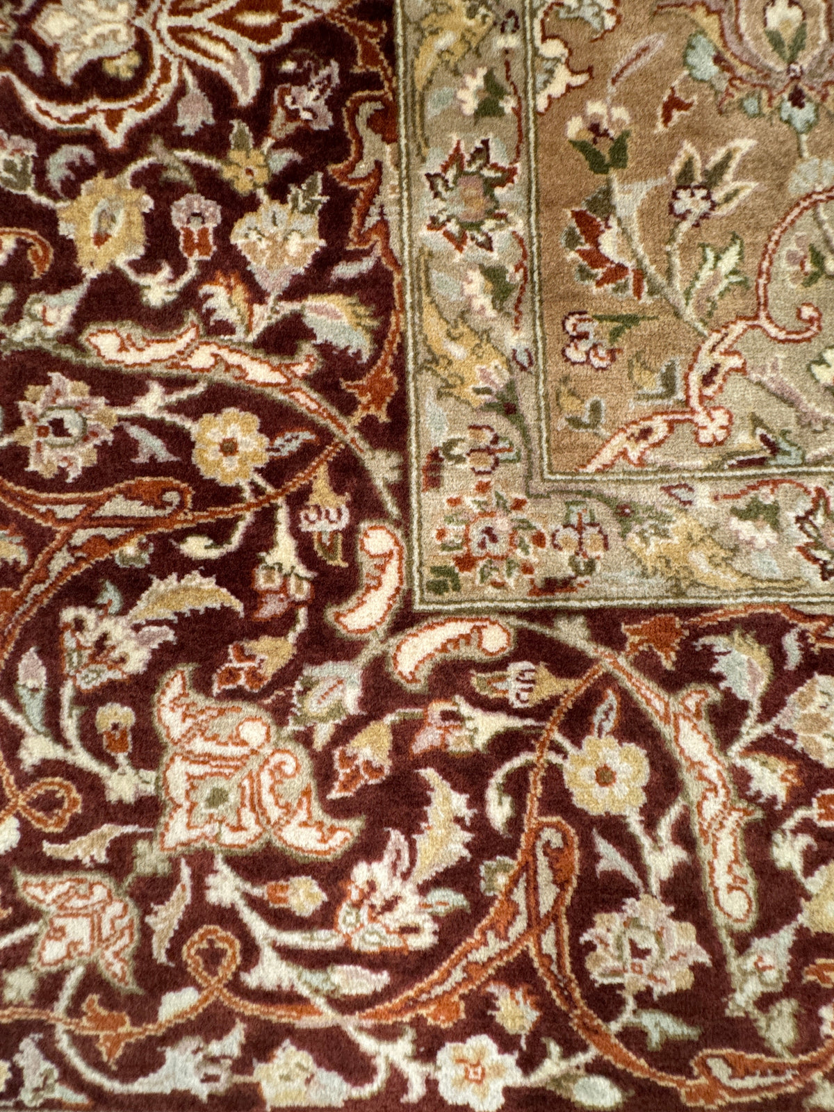 Kashmiri Rug - 263 cm x 184 cm