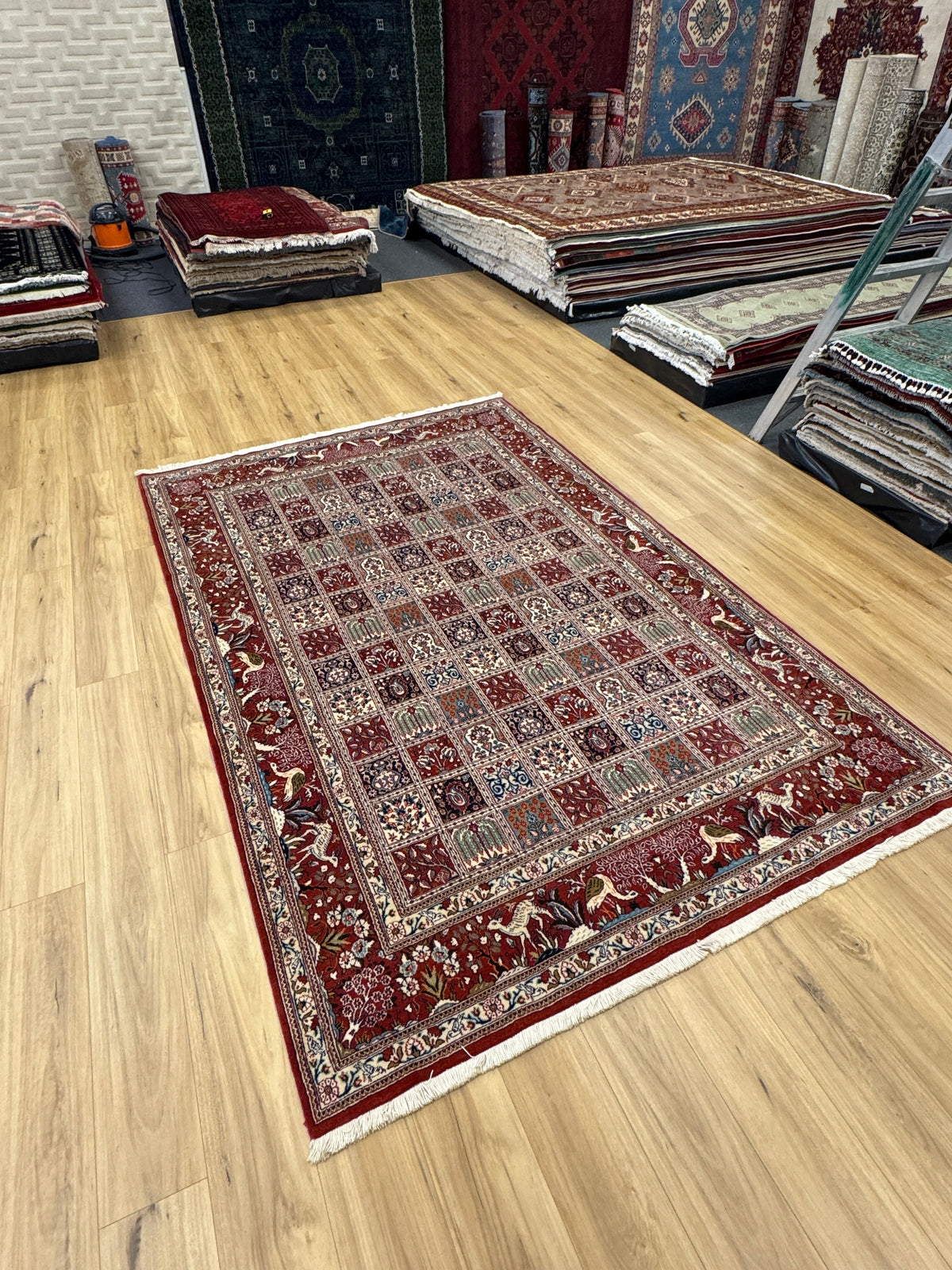 Bakhtiari Rug - 293 cm x 193 cm