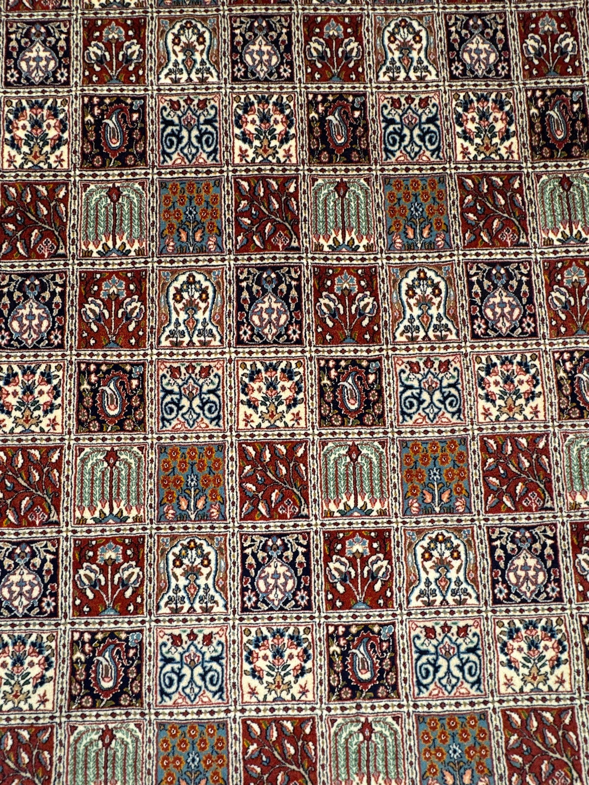 Bakhtiari Rug - 293 cm x 193 cm