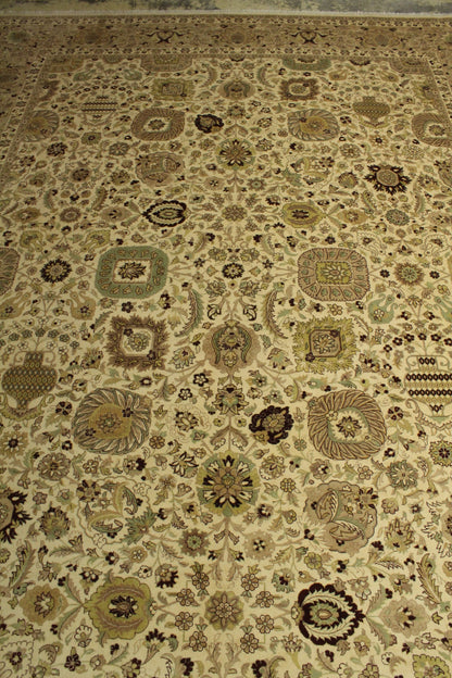 Kashmiri Rug - 366 cm x 275 cm
