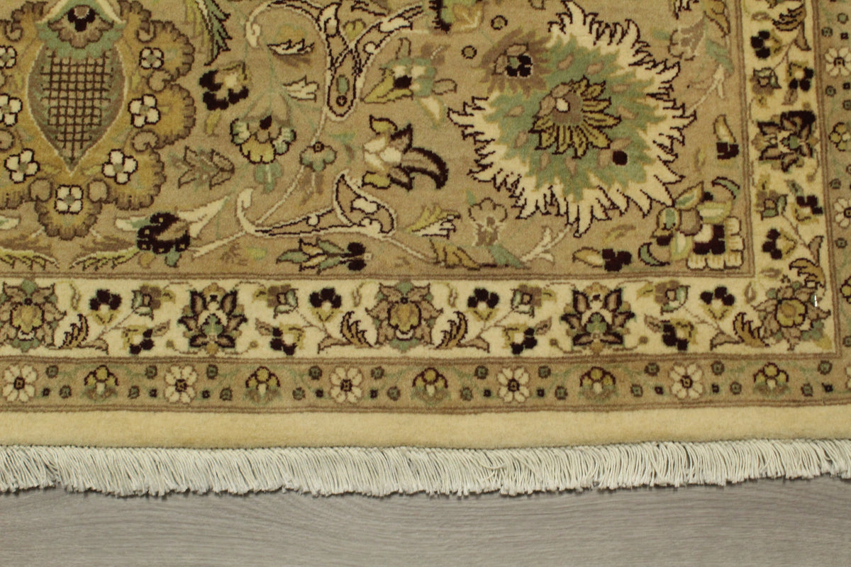 Kashmiri Rug - 366 cm x 275 cm