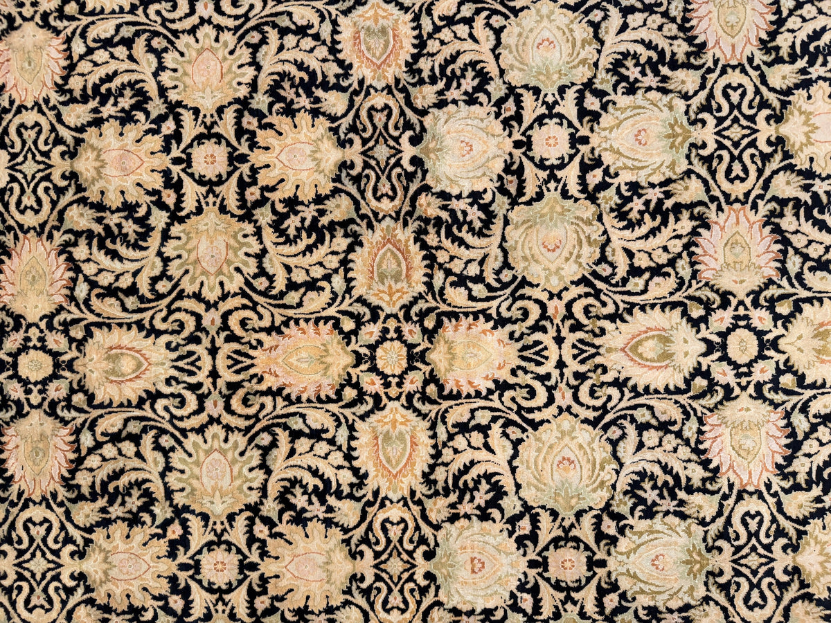 Kashmiri Rug - 322 cm x 245 cm