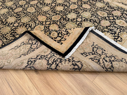 Kashmiri Rug - 322 cm x 245 cm