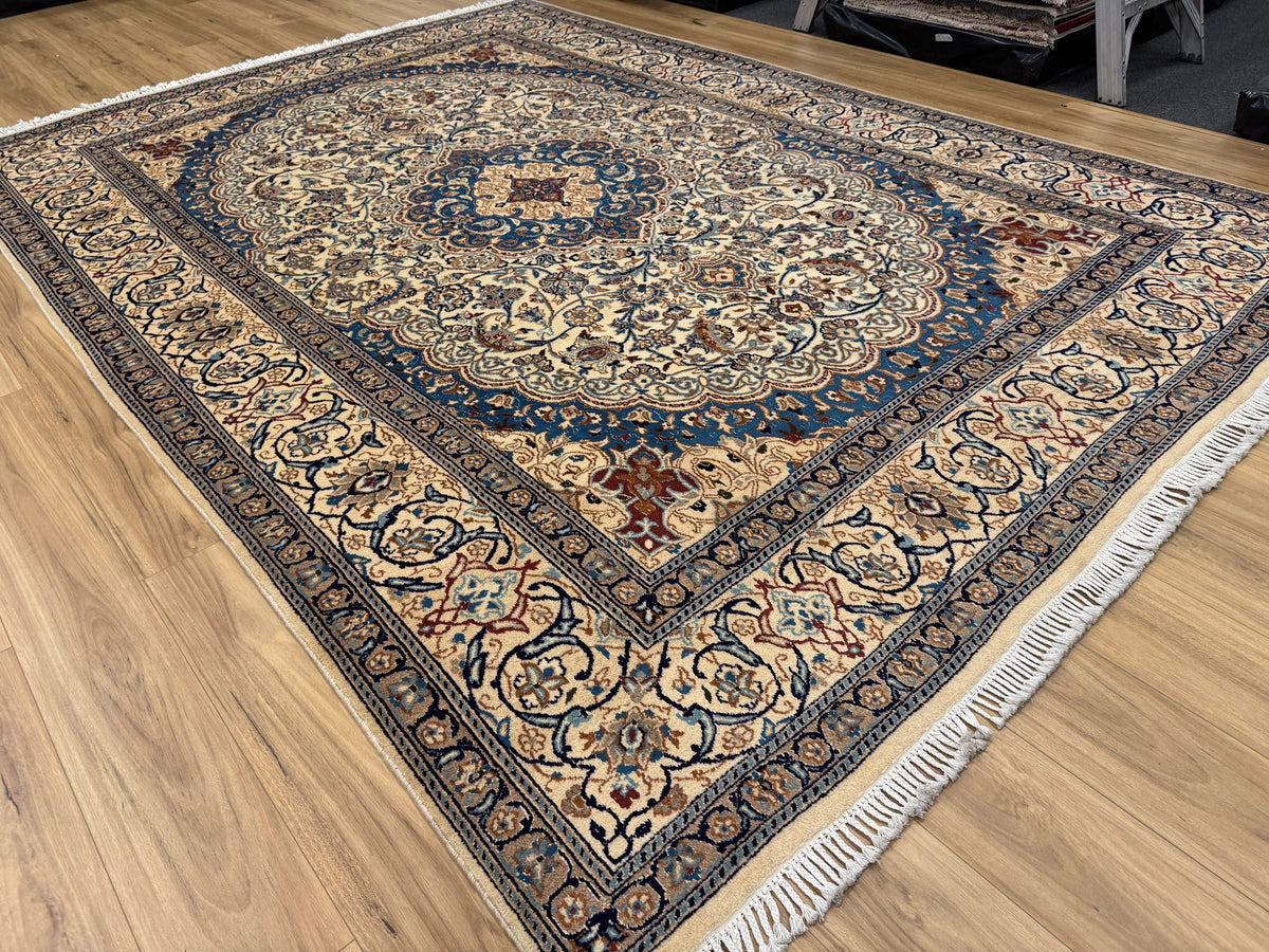 Nain Rug - 352 cm x 246 cm