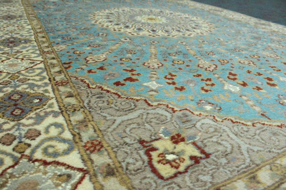 Kashmiri Rug  - 185 cm x 121 cm