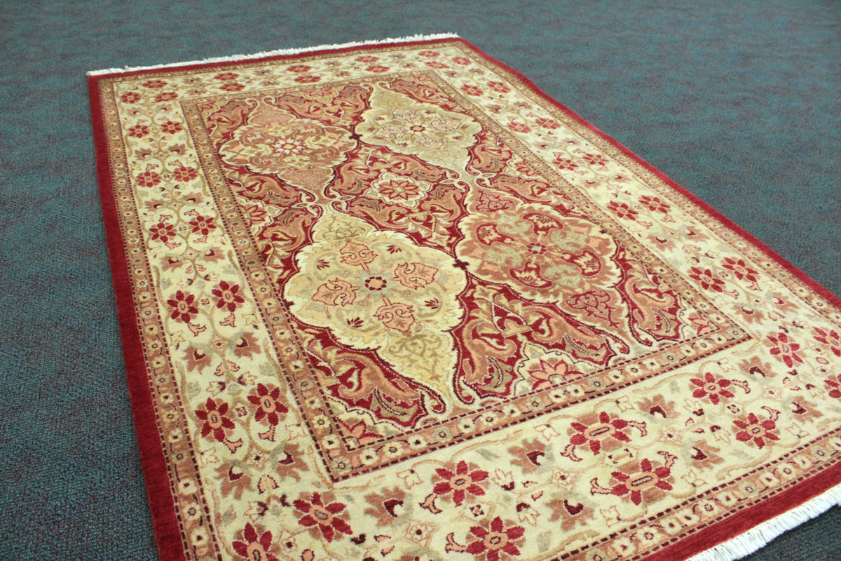 Kashmiri Rug  - 185 cm x 122 cm