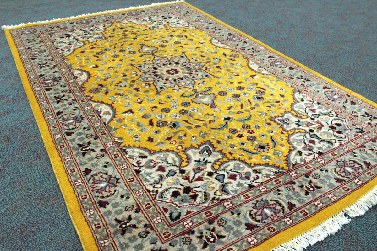 Kashmiri Rug  - 192 cm x 123 cm