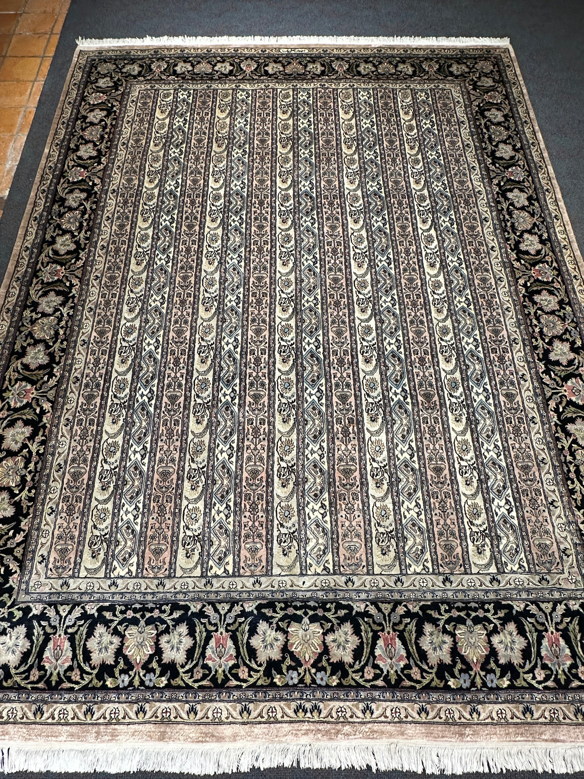Kashmiri Rug  - 321 cm x 244 cm