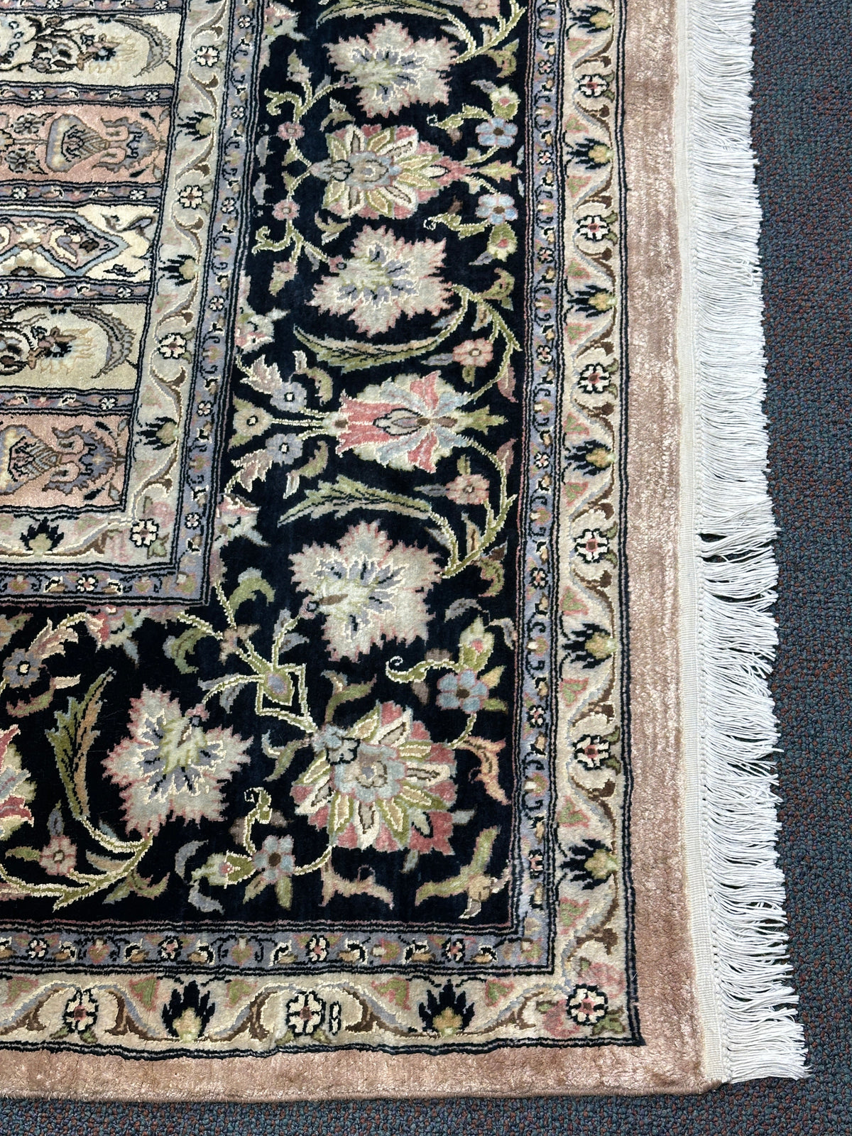 Kashmiri Rug  - 321 cm x 244 cm