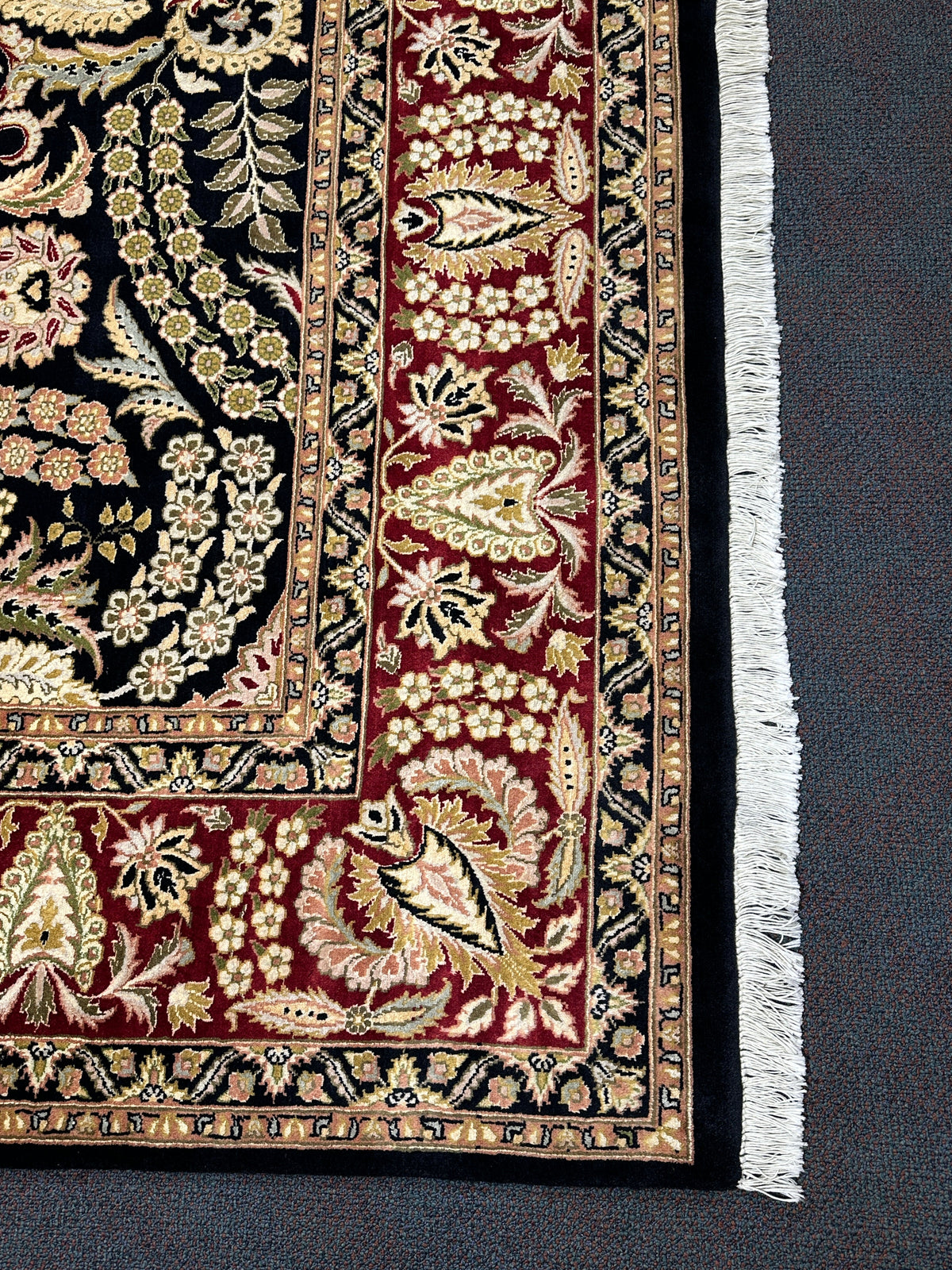 Kashmiri Rug  - 302 cm x 240 cm