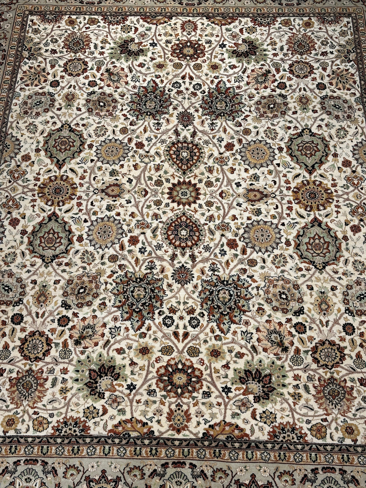 Kashmiri Rug  - 303 cm x 246 cm