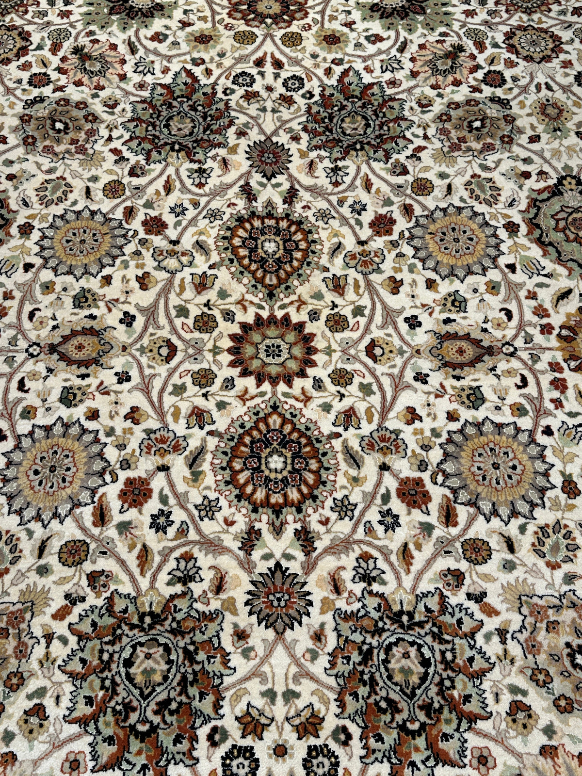 Kashmiri Rug  - 303 cm x 246 cm
