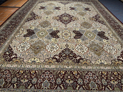 Kashmiri Rug - 378 cm x 273 cm