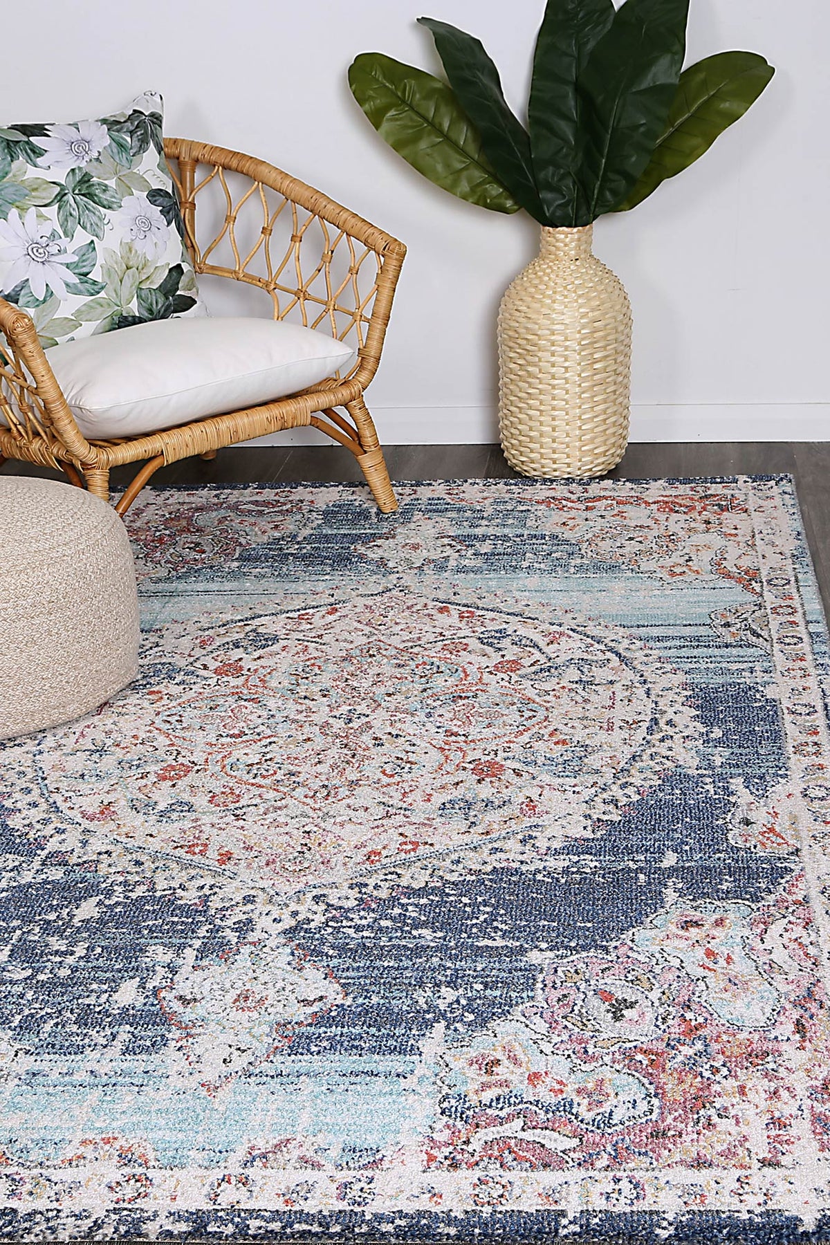 Salsa Hollow Medallion Transitional Navy & Multi Rug