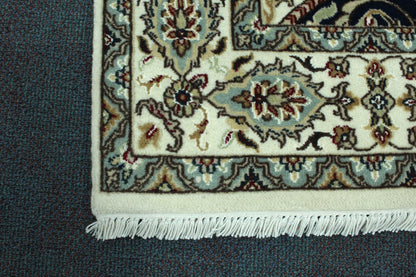 Gumbad Rug - 264 cm x 177 cm